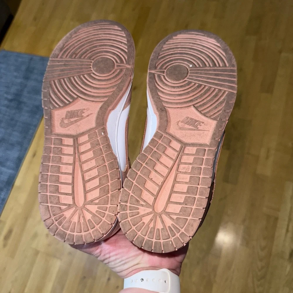 Dunks - Picture 5 of 5